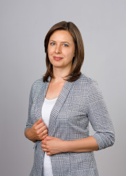Monika Kunicka, Menadżer