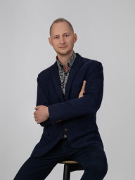 Tomasz Gwoździej, Menadżer lokale komercyjne