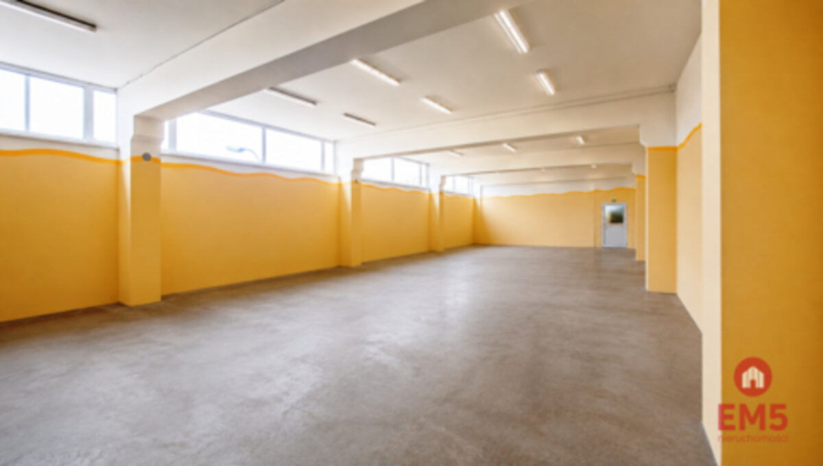 Magazyn z windą towarową 490 m2 – Białystok – zdjęcie 1