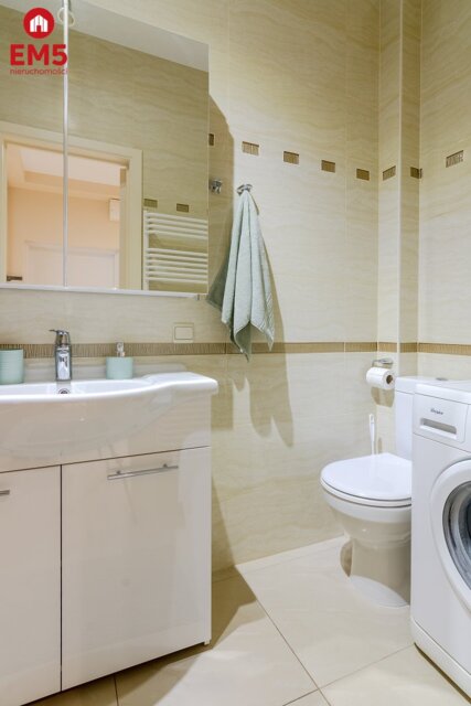 Do wprowadzenia, 2 pokoje, taras 9m2, alarm , klim