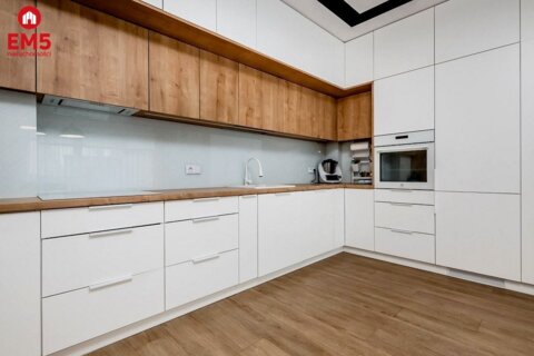 3 pokoje z garderobą na wynajem