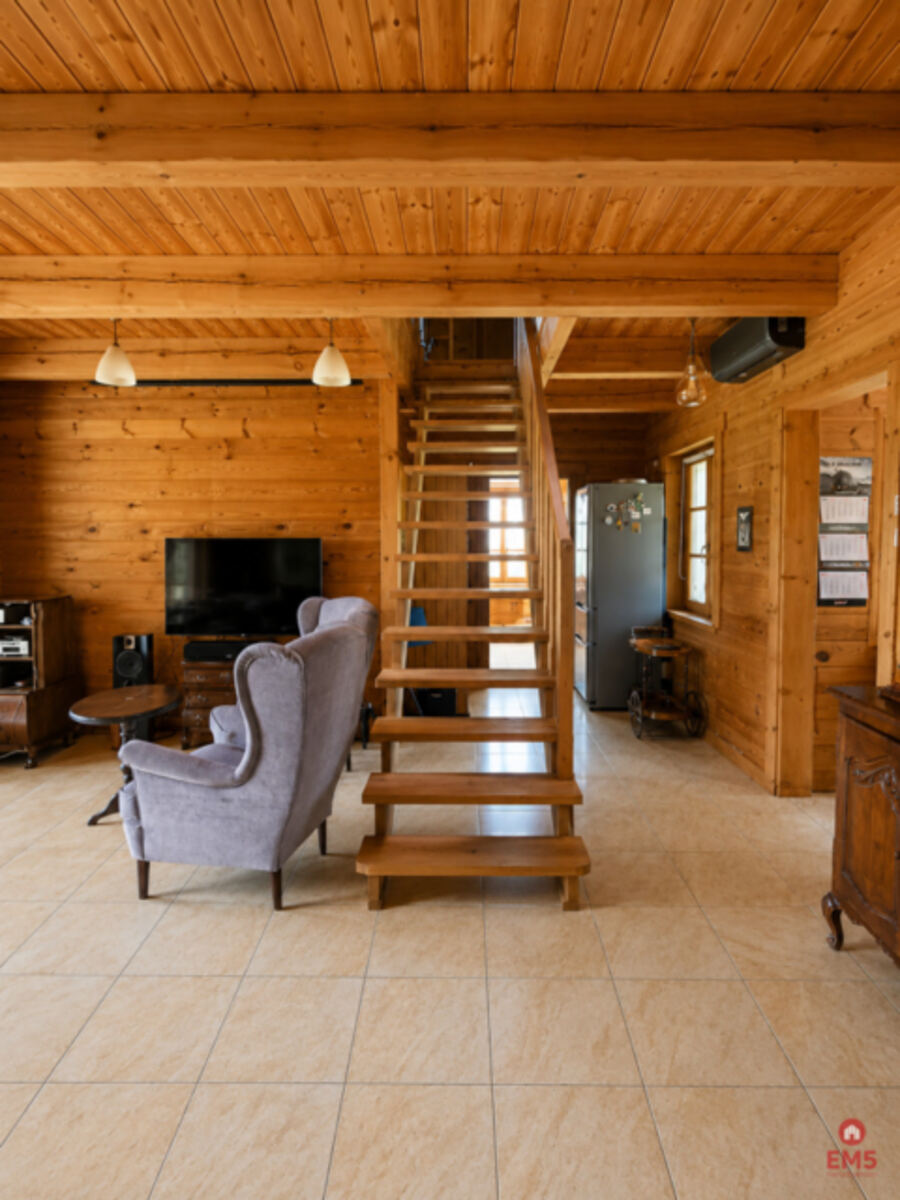 Drewniany dom premium nad stawem | 1 ha | Sauna |