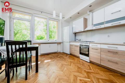 Dwa pokoje , winda, Aleja Piłsudskiego