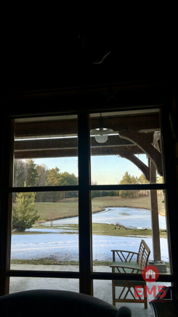 Drewniany dom z działką, sauną i garażem