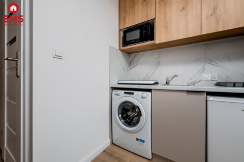 Mała  kawalerka na Piasta