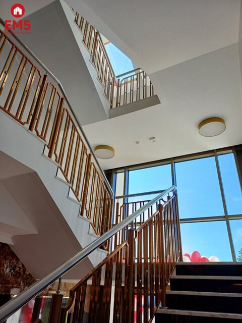 Business premises for rent