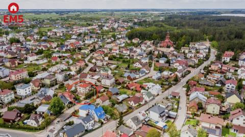 Dom 2 piętrowy, ogród, 2 garaże