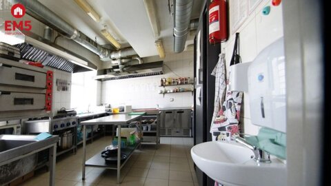 Business premises for rent