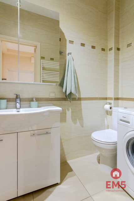 Parter, dwa pokoje, taras 9m2,