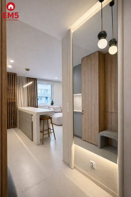 Trzy pokoje, premium,  winda.