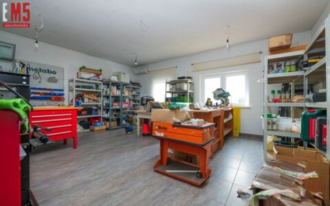 Business premises for sale