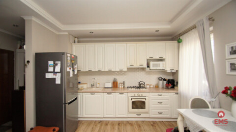 2 pokoje, z miejscem parkingowym