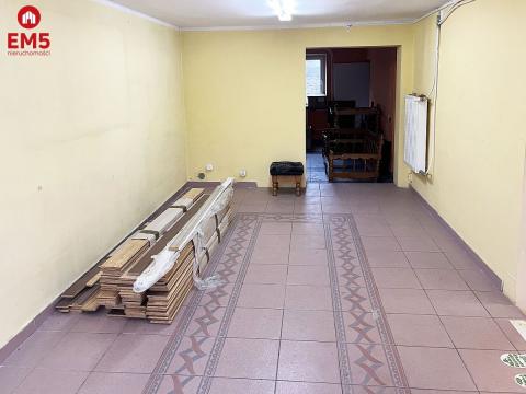 Lokal 80 m2  handel - usługi - magazyn
