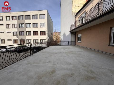 Business premises for rent