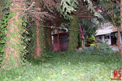 Obszerna działka budowlano-inwestycyjna z domem w