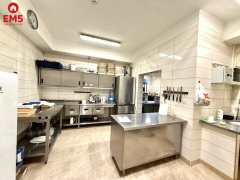 Business premises for rent