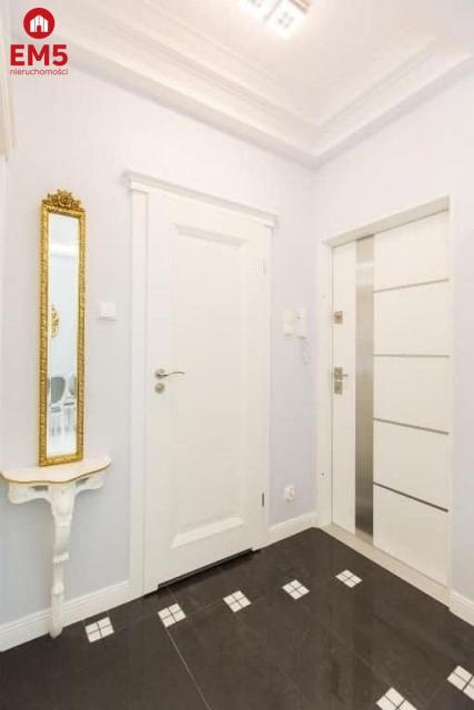 Dwa apartamenty, inwestycyjnie