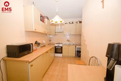 3 pokoje Ul .Skrajna 64m2  piętro 1