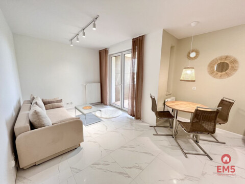 Trzy pokoje, do wejscia, Centrum