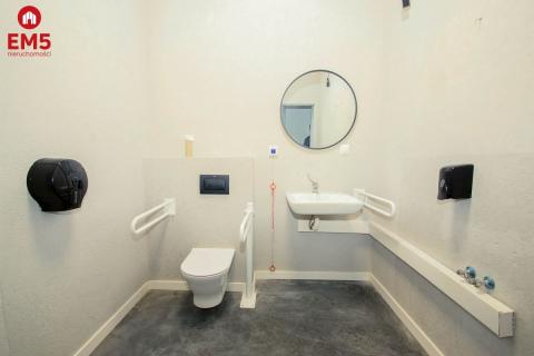 Hala z zapleczem biurowo-socjalnym, 570 m2