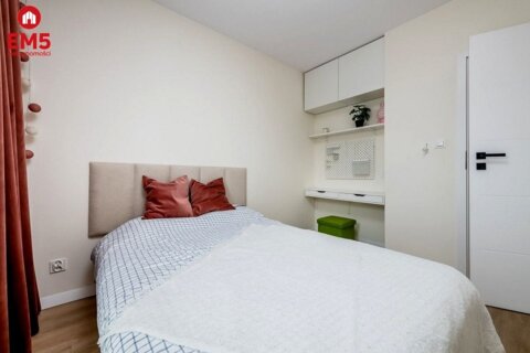 3 pokoje z garderobą na wynajem