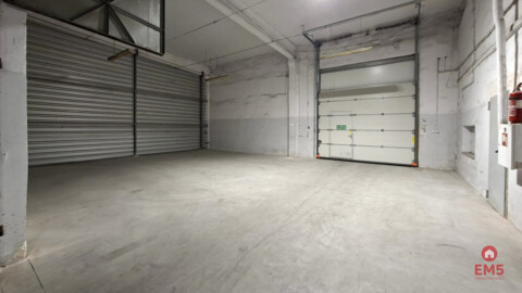 Hala-magazyn z rampą 1200 m2