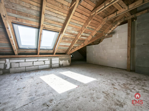 Dom 190 m² w stanie surowym – duża działka 5000 m²