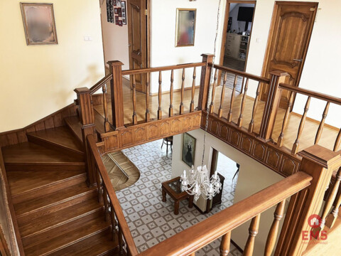 Dom z ogrodem Porosły