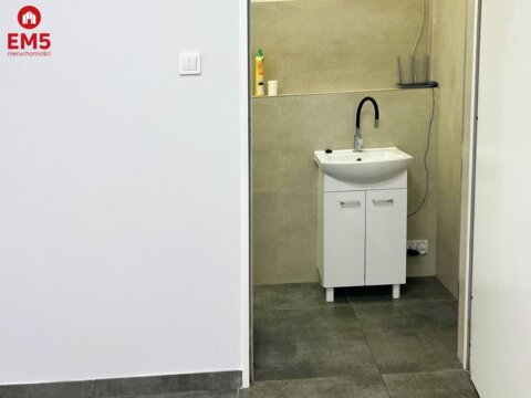 Business premises for rent