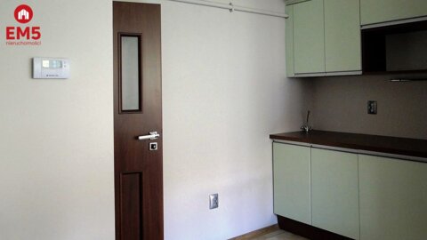 Business premises for rent