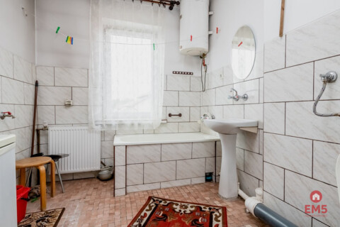 Dom 2 piętrowy, ogród