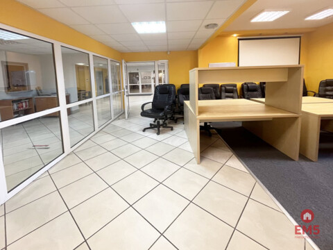 Błękitny Wieżowiec.  200 m2, 320m2