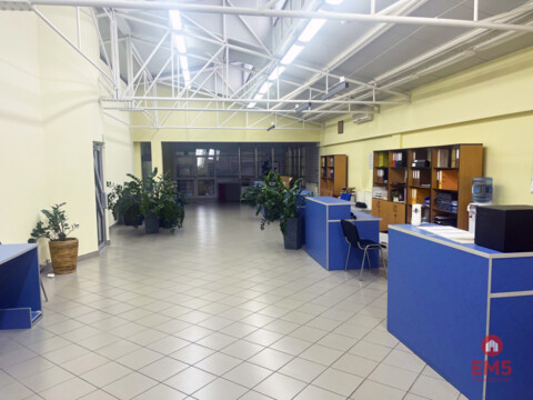 Powierzchnia biurowa 160-200 m2.