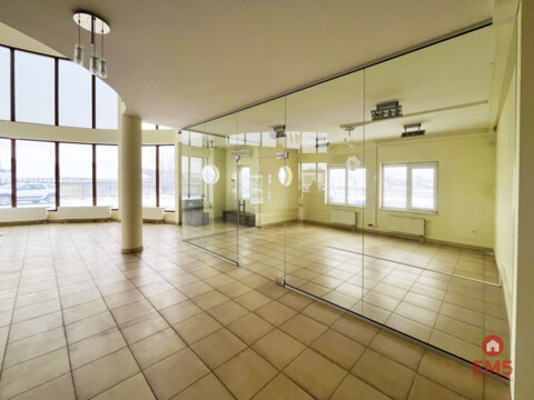 Business premises for rent