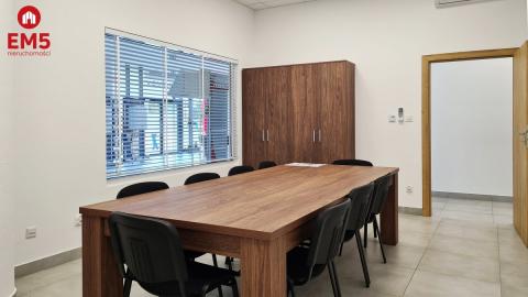 Business premises for rent
