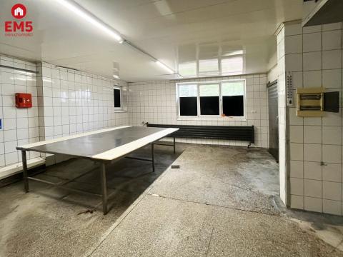 Business premises for rent