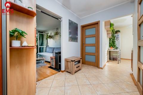 Ładne 2 pokoje z miejscem garażowym