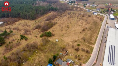 Działka przemysłowo-usługowa 0,7 ha.