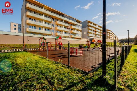 3 POKOJE W ZIELONEJ OKOLICY- BEZ PCC