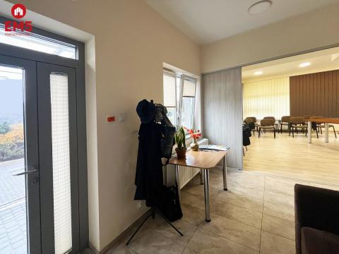 Ładny lokal 66 m2, parter. Polecamy