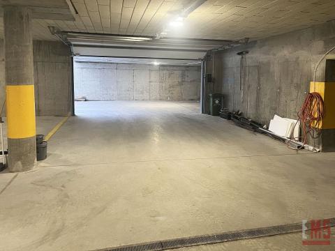 200-400m2 parking, magazyn