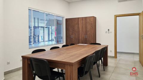 Budynek 1400 m2. Szkoła, fitness, gabinety