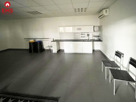 Business premises for rent