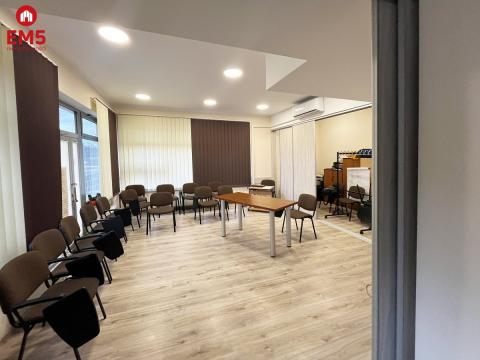 Ładny lokal 66 m2, parter. Polecamy