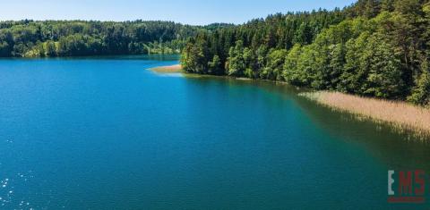 Mazury, jezioro Garbas, duża działka.