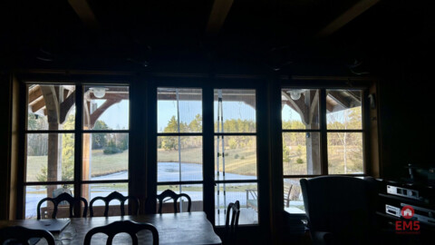 Drewniany dom z działką, sauną i garażem