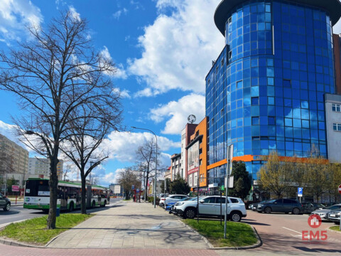 Błękitny Wieżowiec.  200 m2, 320m2