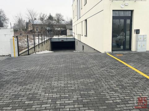 200-400m2 parking, magazyn