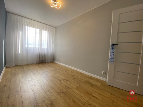 Okazja Piękne 3 - pokoje Winda !!!!