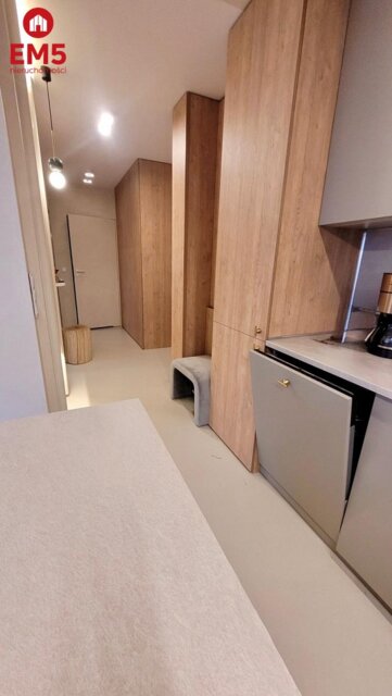 Trzy pokoje, premium,  2023rok